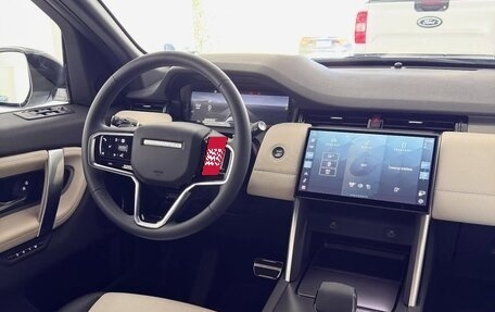 Land Rover Discovery Sport I рестайлинг, 2024 год, 5 990 000 рублей, 8 фотография