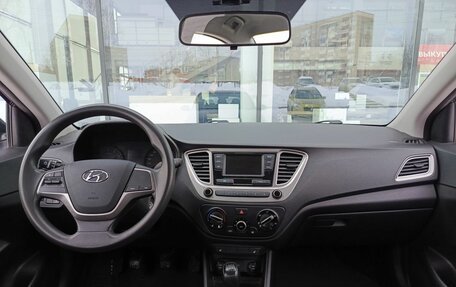 Hyundai Solaris II рестайлинг, 2019 год, 1 387 000 рублей, 17 фотография