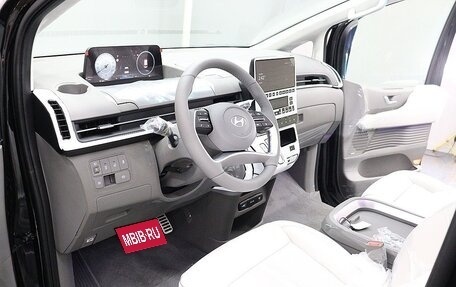 Hyundai Staria, 2025 год, 10 890 000 рублей, 16 фотография