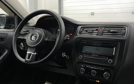 Volkswagen Jetta VI, 2011 год, 799 000 рублей, 11 фотография