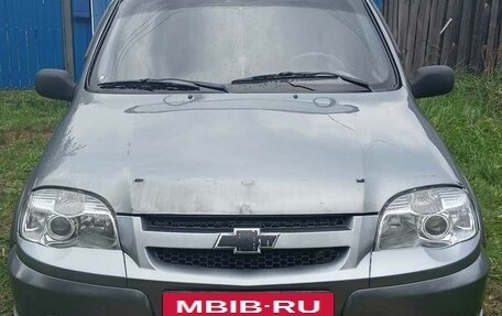 Chevrolet Niva I рестайлинг, 2011 год, 410 000 рублей, 2 фотография