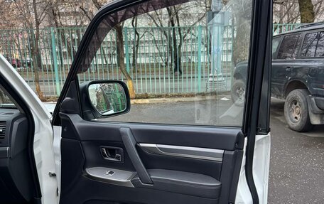 Mitsubishi Pajero IV, 2012 год, 1 900 000 рублей, 21 фотография