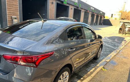 Hyundai Solaris II рестайлинг, 2021 год, 1 670 000 рублей, 4 фотография