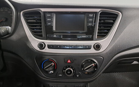 Hyundai Solaris II рестайлинг, 2018 год, 1 080 000 рублей, 18 фотография