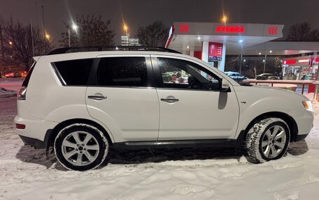 Mitsubishi Outlander III рестайлинг 3, 2011 год, 1 100 000 рублей, 3 фотография