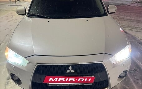 Mitsubishi Outlander III рестайлинг 3, 2011 год, 1 100 000 рублей, 2 фотография