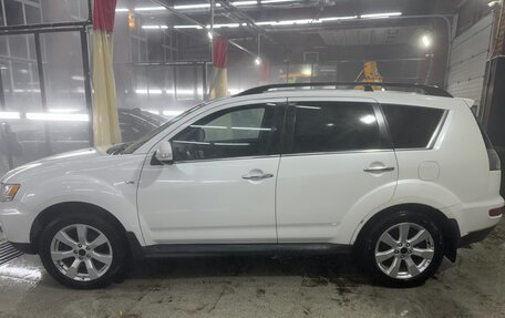 Mitsubishi Outlander III рестайлинг 3, 2011 год, 1 100 000 рублей, 10 фотография