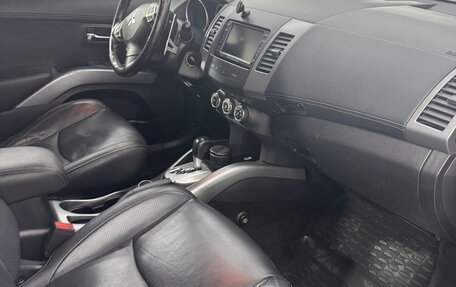 Mitsubishi Outlander III рестайлинг 3, 2011 год, 1 100 000 рублей, 13 фотография