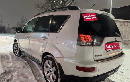 Mitsubishi Outlander III рестайлинг 3, 2011 год, 1 100 000 рублей, 6 фотография