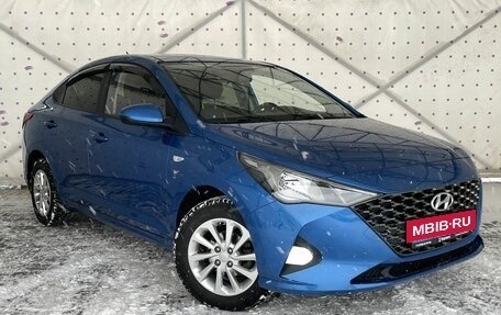 Hyundai Solaris II рестайлинг, 2021 год, 1 700 000 рублей, 2 фотография