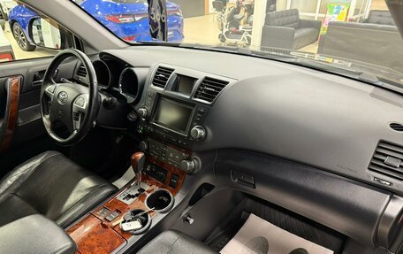 Toyota Highlander III, 2011 год, 2 429 000 рублей, 13 фотография