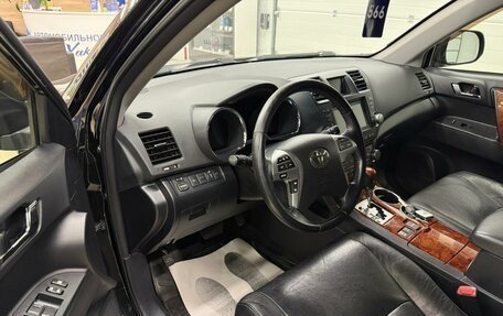 Toyota Highlander III, 2011 год, 2 429 000 рублей, 10 фотография