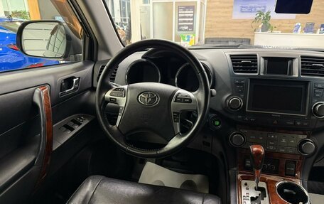 Toyota Highlander III, 2011 год, 2 429 000 рублей, 14 фотография