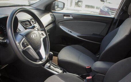 Hyundai Solaris II рестайлинг, 2011 год, 700 000 рублей, 5 фотография