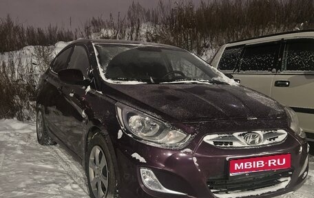 Hyundai Solaris II рестайлинг, 2011 год, 700 000 рублей, 1 фотография