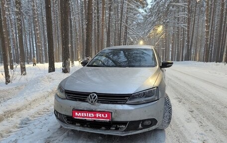 Volkswagen Jetta VI, 2013 год, 1 142 000 рублей, 1 фотография
