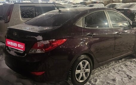 Hyundai Solaris II рестайлинг, 2011 год, 700 000 рублей, 3 фотография