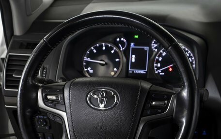 Toyota Land Cruiser Prado 150 рестайлинг 2, 2019 год, 3 878 000 рублей, 15 фотография