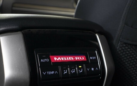 Toyota Land Cruiser Prado 150 рестайлинг 2, 2019 год, 3 878 000 рублей, 18 фотография