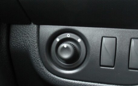 Renault Logan II, 2020 год, 980 000 рублей, 18 фотография