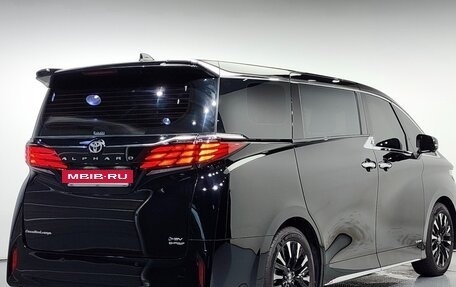 Toyota Alphard, 2025 год, 11 779 000 рублей, 2 фотография