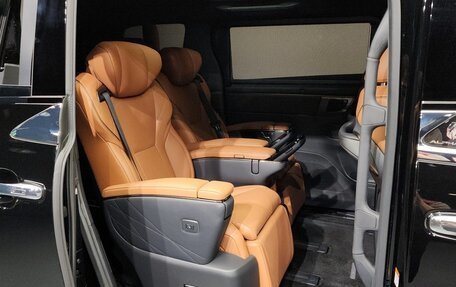 Toyota Alphard, 2025 год, 11 779 000 рублей, 12 фотография