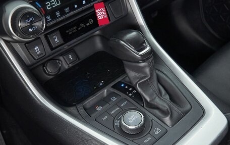 Toyota RAV4, 2021 год, 3 397 000 рублей, 21 фотография