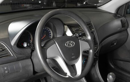 Hyundai Solaris II рестайлинг, 2011 год, 680 000 рублей, 5 фотография