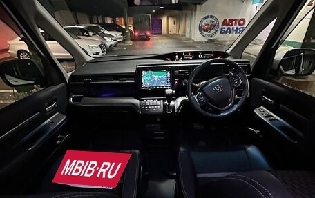 Honda Stepwgn IV, 2022 год, 2 270 000 рублей, 7 фотография