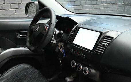 Mitsubishi Outlander III рестайлинг 3, 2006 год, 1 115 000 рублей, 16 фотография