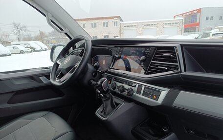 Volkswagen Multivan T6 рестайлинг, 2023 год, 8 800 000 рублей, 7 фотография