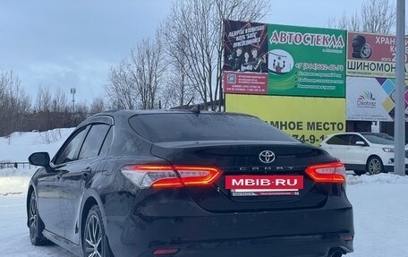 Toyota Camry, 2021 год, 3 200 000 рублей, 2 фотография