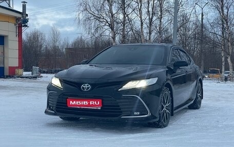 Toyota Camry, 2021 год, 3 200 000 рублей, 1 фотография