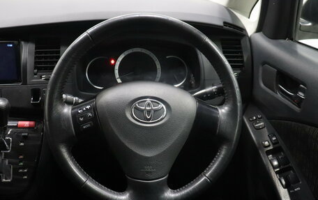 Toyota ISis I, 2011 год, 1 263 000 рублей, 10 фотография