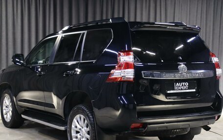 Toyota Land Cruiser Prado 150 рестайлинг 2, 2016 год, 3 299 000 рублей, 4 фотография