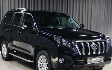 Toyota Land Cruiser Prado 150 рестайлинг 2, 2016 год, 3 299 000 рублей, 3 фотография
