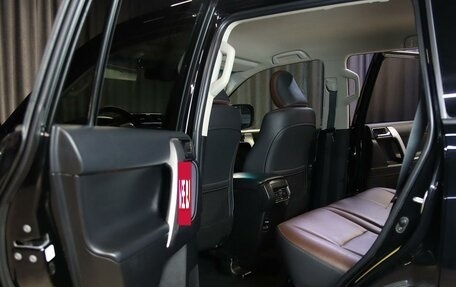 Toyota Land Cruiser Prado 150 рестайлинг 2, 2016 год, 3 299 000 рублей, 6 фотография