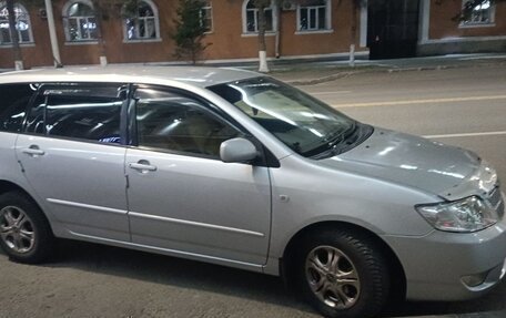 Toyota Corolla, 2004 год, 650 000 рублей, 3 фотография