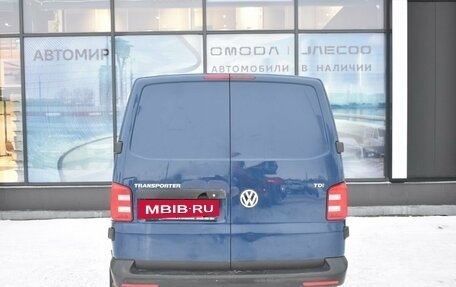 Volkswagen Transporter T6 рестайлинг, 2016 год, 1 190 000 рублей, 6 фотография