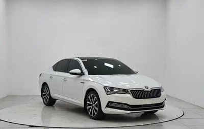 Skoda Superb III рестайлинг, 2022 год, 2 240 000 рублей, 1 фотография