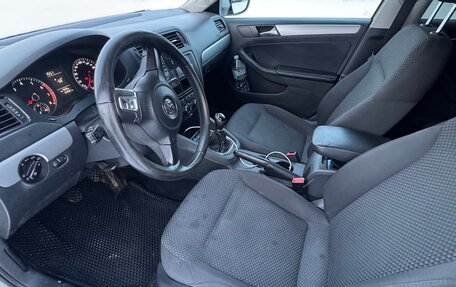 Volkswagen Jetta VI, 2013 год, 670 000 рублей, 12 фотография