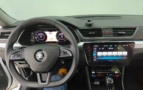 Skoda Superb III рестайлинг, 2022 год, 2 240 000 рублей, 11 фотография