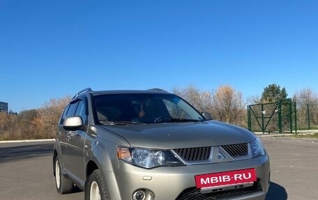 Mitsubishi Outlander III рестайлинг 3, 2008 год, 1 300 000 рублей, 2 фотография