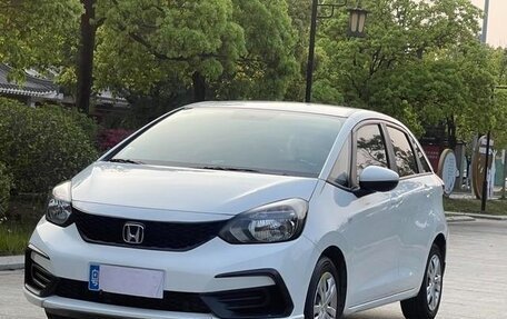 Honda Fit, 2021 год, 1 000 000 рублей, 5 фотография