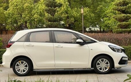 Honda Fit, 2021 год, 1 000 000 рублей, 6 фотография