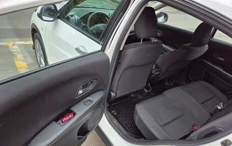 Honda Vezel, 2021 год, 1 800 000 рублей, 15 фотография