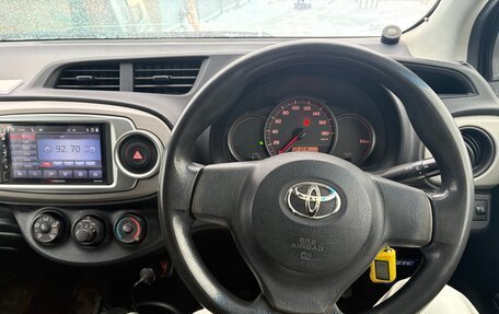 Toyota Vitz, 2013 год, 815 000 рублей, 5 фотография