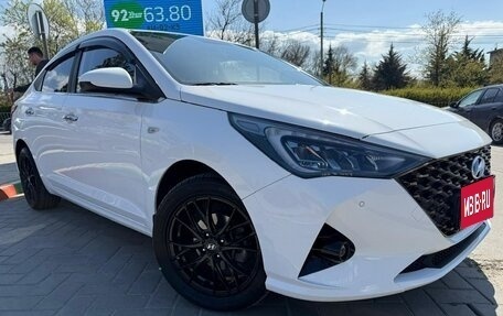 Hyundai Solaris II рестайлинг, 2021 год, 2 050 000 рублей, 1 фотография