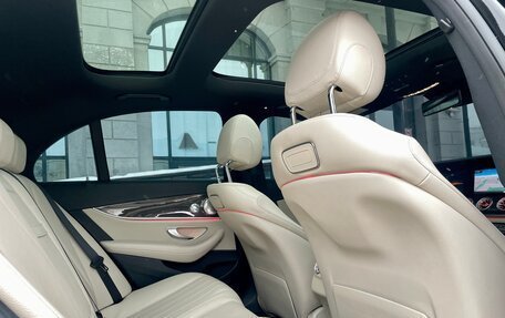 Mercedes-Benz E-Класс, 2019 год, 3 500 000 рублей, 16 фотография