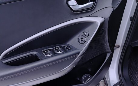 Hyundai Santa Fe III рестайлинг, 2015 год, 2 000 000 рублей, 18 фотография